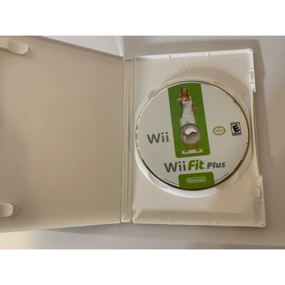 Wii Fit Plus (GAME‎ ONLY) [Nintendo Wii] - Picture 4 of 6